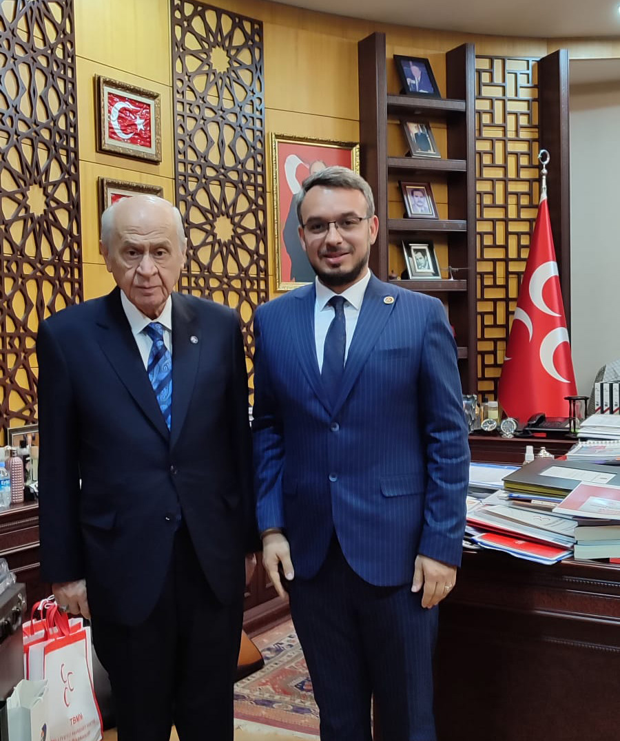 MHP'DE 2 ADAY TURGUTLU BELEDİYE BAŞKANLIĞI İÇİN BAŞVURU YAPTI