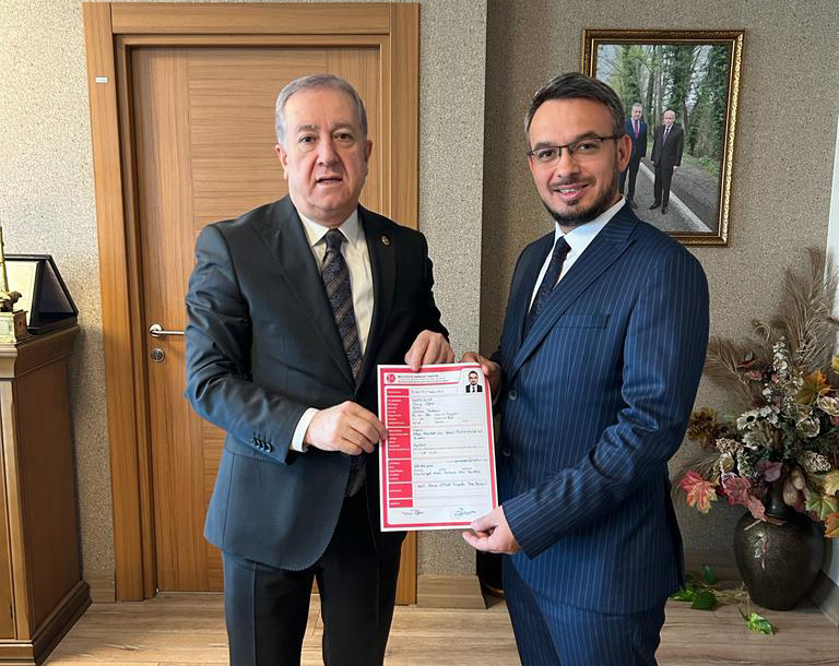 MHP'DE 2 ADAY TURGUTLU BELEDİYE BAŞKANLIĞI İÇİN BAŞVURU YAPTI