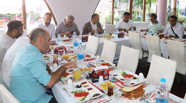 ÇETİN AKIN 24 TEMMUZ BASIN BAYRAMI'NDA GAZETECİLERLE BİR ARAYA GELDİ