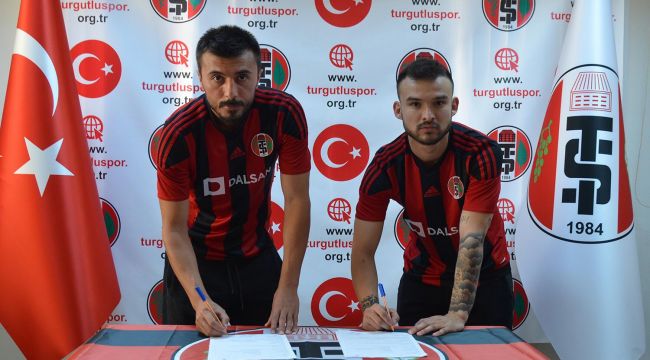 TURGUTLUSPOR'DA İMZALAR ATILIYOR