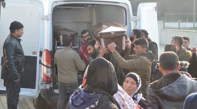 TEKNE KAZASINDA ÖLEN SURİYELİLER TURGUTLU'DA TOPRAĞA VERİLDİ