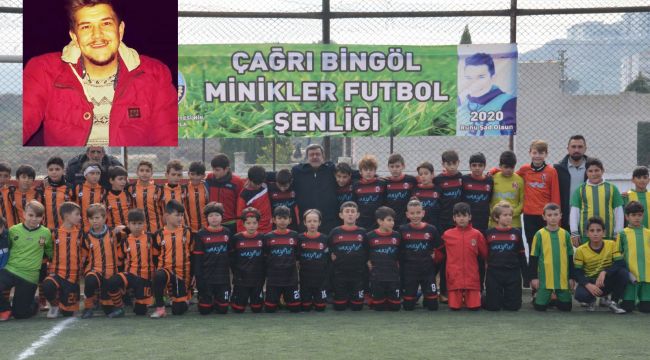 TRAFİK KAZASINDA ÖLEN GENÇ ANISINA FUTBOL ŞÖLENİ