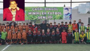 TRAFİK KAZASINDA ÖLEN GENÇ ANISINA FUTBOL ŞÖLENİ