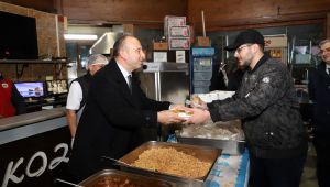 ÜNİVERSİTE ÖĞRENCİLERİNE YEMEK PROJESİ BAŞLADI