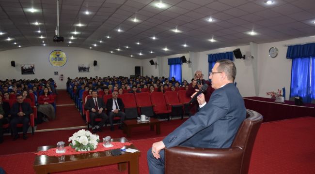 ALİ YILMAZ, ÖĞRENCİLERLE TECRÜBELERİNİ PAYLAŞTI