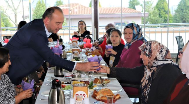 BAŞKAN AKIN’DAN KADINLAR GÜNÜ MESAİSİ