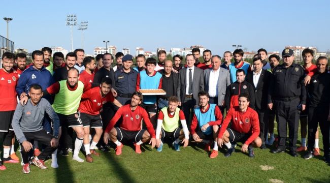 KAYMAKAM YILMAZ'DAN, TURGUTLUSPOR’A MORAL ZİYARETİ