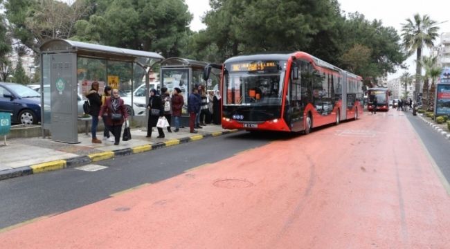 MANİSA'DA 65 YAŞ ÜSTÜ İÇİN ÜCRETSİZ ULAŞIM ASKIYA ALINDI