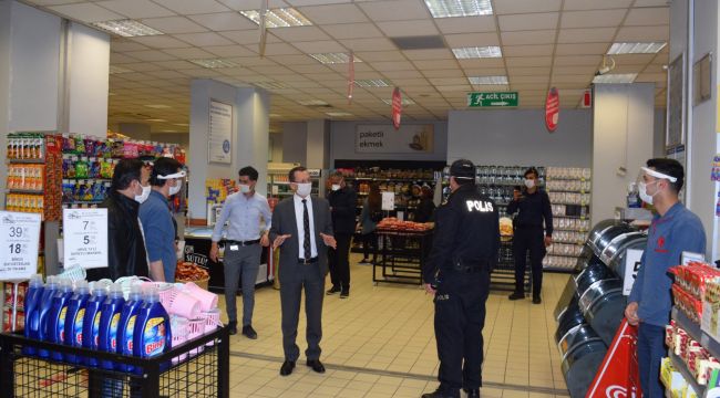 KAYMAKAM YILMAZ MARKETLER'DE KORONAVİRÜS ÖNLEMLERİNİ DENETLİYOR