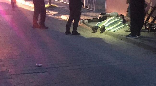 TURGUTLU’DA SİLAHLI KAVGA 2 YARALI