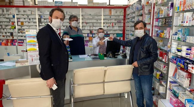 VATANDAŞLAR MASKELERİNİ ALIYOR