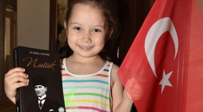 19 MAYIS’TA 19 BİN TÜRK BAYRAĞI VE NUTUK 