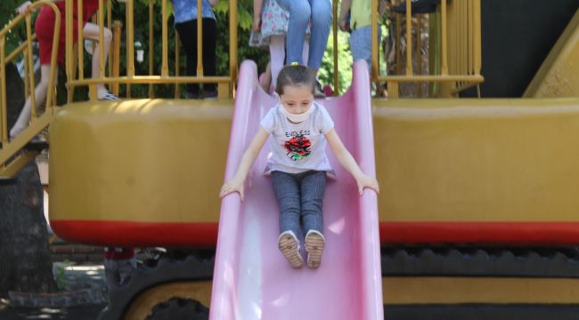 HAYATI RENKLENDİRDİLER