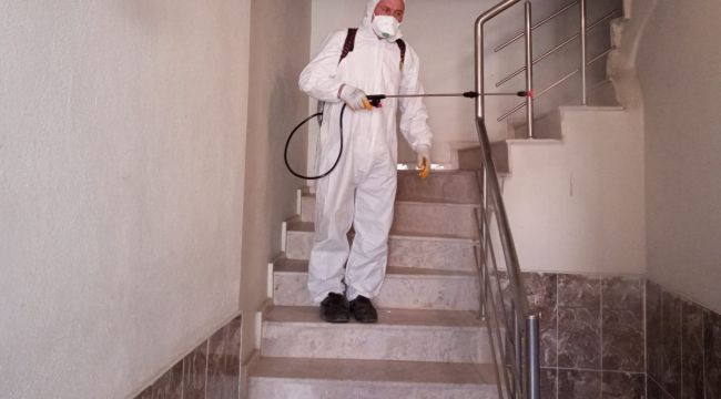 TURGUTLU'DA 20 KARANTİNA ADRESİNE DEZENFEKTAN ÇALIŞMASI