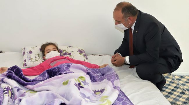 BAŞKAN AKIN’DAN MİNİK ZEYNEP’E ZİYARET