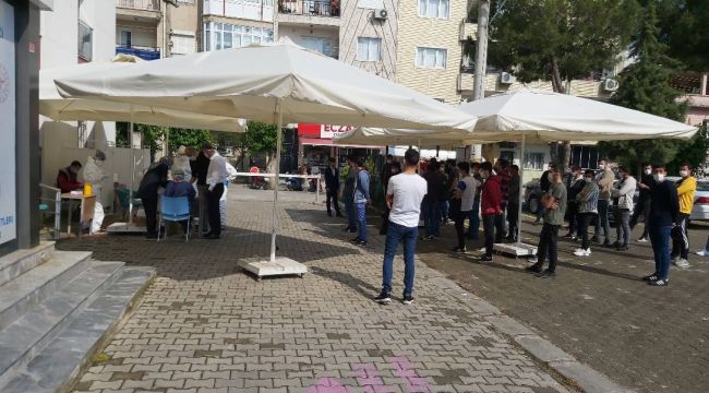 TURGUTLU'DA ASKER ADAYLARINA KORONAVİRÜS TESTİ YAPILDI