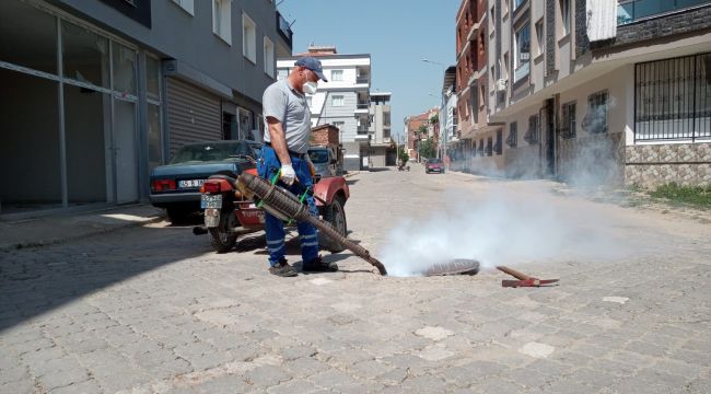 TURGUTLU'DA EŞ ZAMANLI İLAÇLAMA VE DEZENFEKTE ÇALIŞMASI