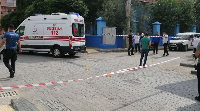 TURGUTLU'DA SİLAHLA KAVGA 1 YARALI
