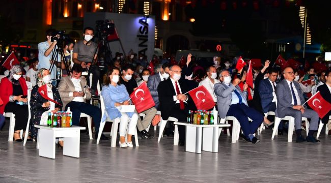 MANİSA'DA DEMOKRASİ NÖBETİ