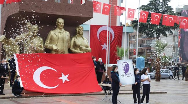 CUMHURİYET BAYRAMI TURGUTLU'DA COŞKUYLA KUTLANDI