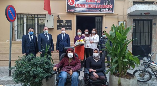 KAYMAKAM YILMAZ'DAN ENGELLİLER DERNEĞİNE ZİYARET