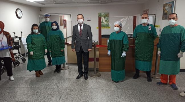KAYMAKAM YILMAZ’DAN SAĞLIK ÇALIŞANLARINA TEŞEKKÜR ZİYARETİ