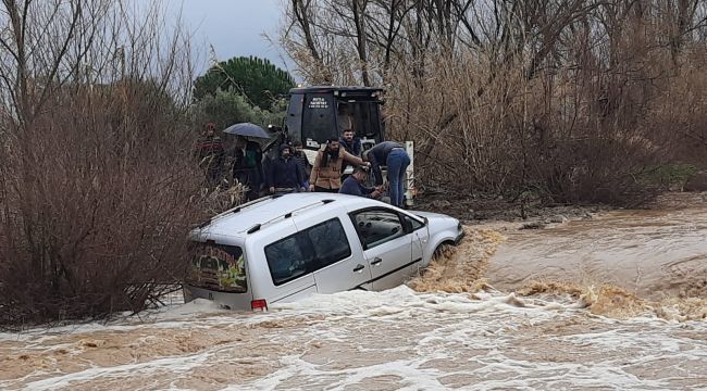 TURGUTLU'DA SELE KAPILAN ARAÇ 60 METRE SÜRÜKLENDİ