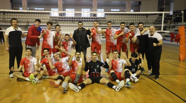 ERKEK VOLEYBOL TAKIMI SERİYİ DEVAM ETTİRDİ