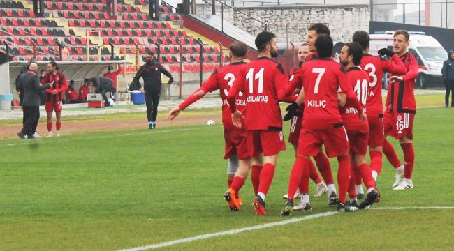 TURGUTLUSPOR EVİNDE KAZANDI 3-1