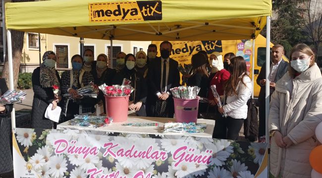 AK PARTİ İLÇE BAŞKANI SERKAN BAŞ KADINLAR GÜNÜNÜ KUTLADI