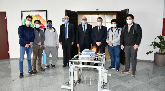 REKTÖR ATAÇ TURGUTLULU ÖĞRENCİLERLE BİR ARAYA GELDİ