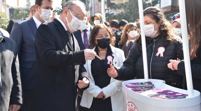 VALİ KARADENİZ 8 MART DÜNYA KADINLAR GÜNÜ ETKİNLİKLERİNE KATILDI