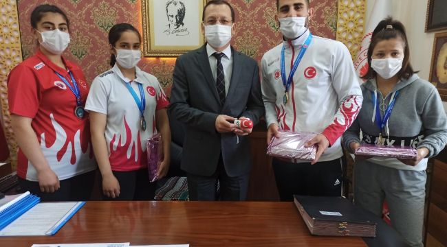 GENÇ SPORCULARDAN KAYMAKAM YILMAZ’A ZİYARET