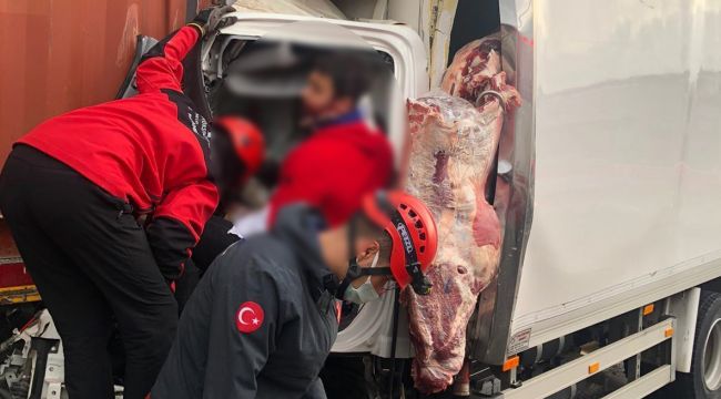 İZMİR YOLUNDA KAZA; 1 ÖLÜ 1 YARALI