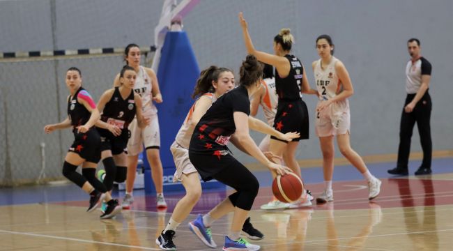 KADIN BASKETBOL TAKIMI ALTINCI GALİBİYETİN PEŞİNDE