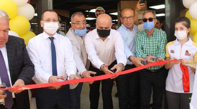 CAN KARDEŞLER 49'UNCU ŞUBESİNİ TURGUTLU'YA AÇTI
