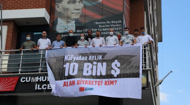 CHP’DEN YENİ PANKART