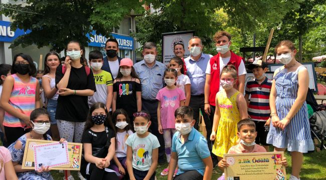 ÖĞRENCİLER ÇİZDİĞİ KARİKATÜRLERLE SU İSRAFINA DİKKAT ÇEKTİ