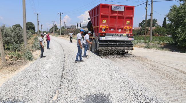 OVA YOLLARINDA ASFALT MESAİSİ
