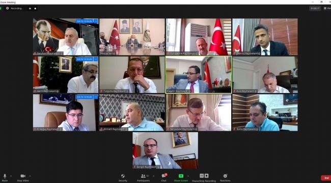 VALİ KARADENİZ BAŞKANLIĞI’NDA DEĞERLENDİRME TOPLANTISI YAPILDI