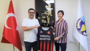 BASKETBOL’ UN BAŞINA ŞAMPİYON HOCA
