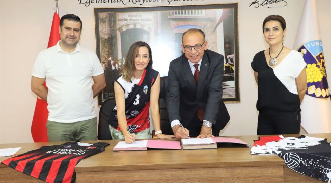 GENÇ LİBERO BELEDİYESPOR’DA