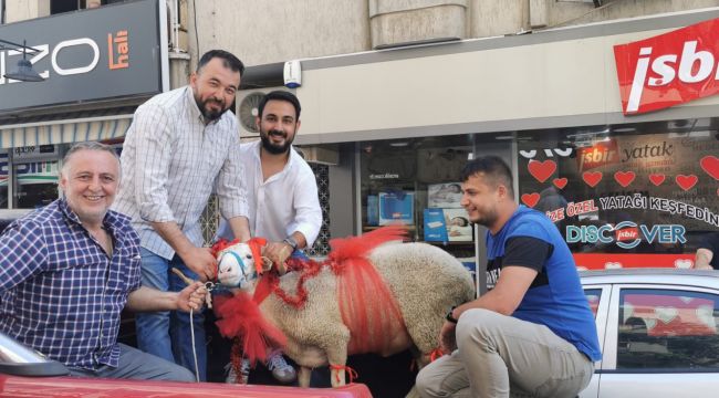 KURBANLIKLAR SÜSLENDİ