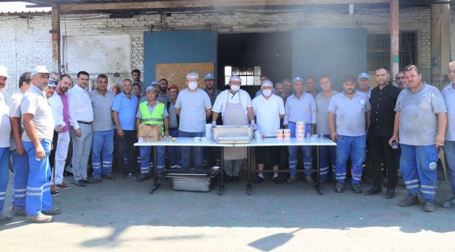 BAŞKAN YARDIMCILARINDAN PERSONELE AŞURE İKRAMI