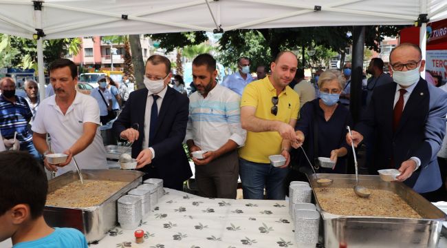 GELENEKSEL AŞURE HAYRI GERÇEKLEŞTİRİLDİ