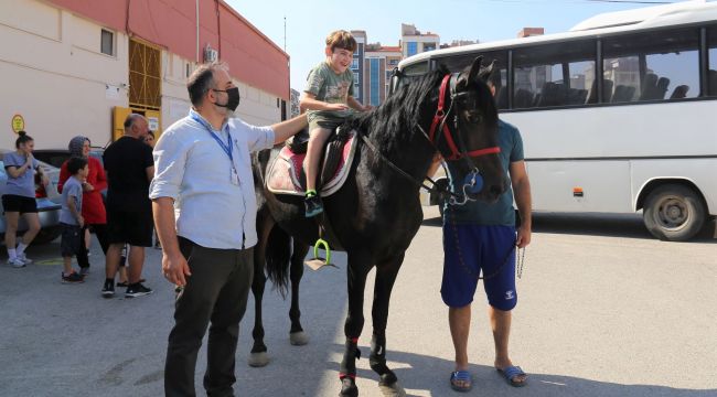 ÖZEL ÇOCUKLARI SEVİNDİREN SÜRPRİZ