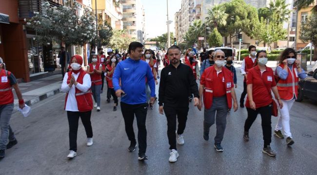 DÜNYA YÜRÜYÜŞ GÜNÜNDE SAĞLIK İÇİN YÜRÜDÜLER