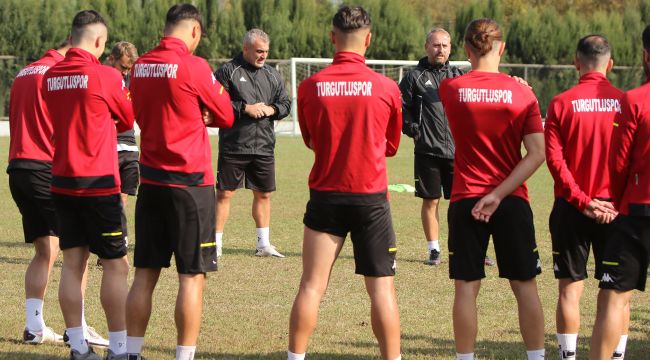 TURGUTLUSPOR'U YARDIMCI HOCALAR AYAĞA KALDIRDI