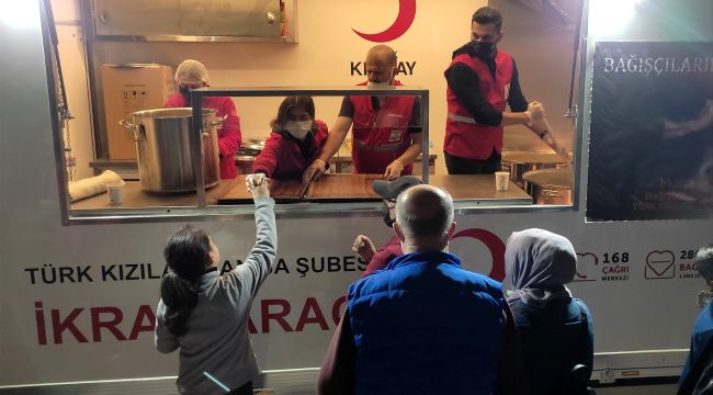TÜRK KIZILAY MANİSA ŞUBESİNDEN MEVLİD KANDİLİNDE ÇORBA İKRAMI