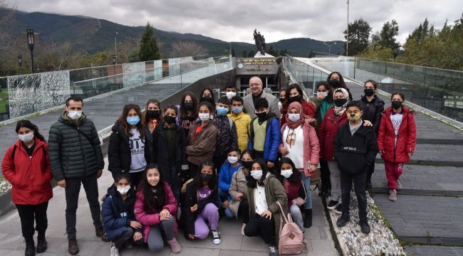 BAŞKAN ERGÜN, TURGUTLULU ÖĞRENCİLERLE BULUŞTU